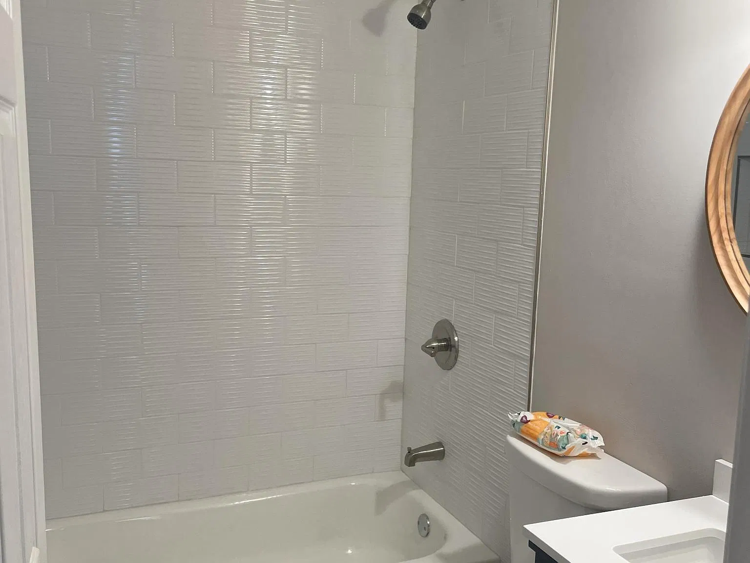 3 bed, 912 sqft, $2,100 — Photo 4