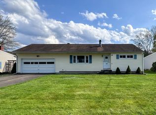 21 Meadow Ln, Apalachin, NY 13732