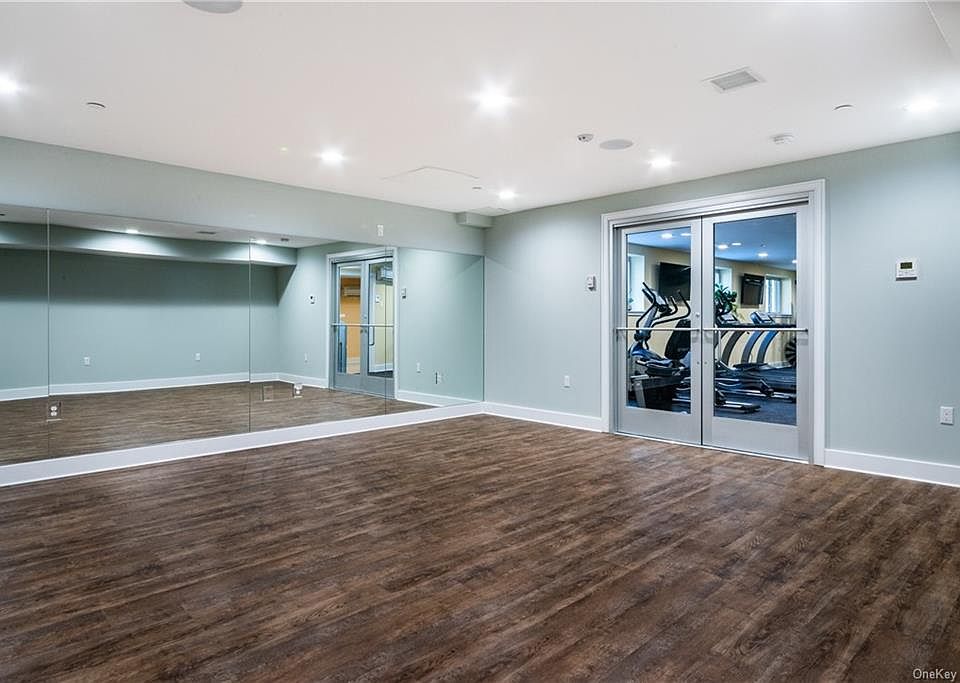 YOGA STUDIO