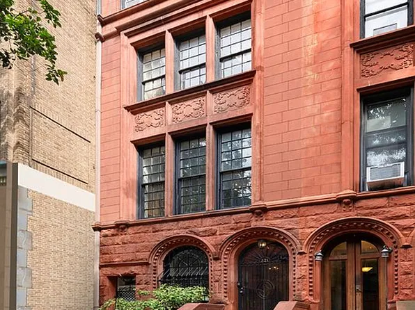 321 W 77th St, New York, NY 10024