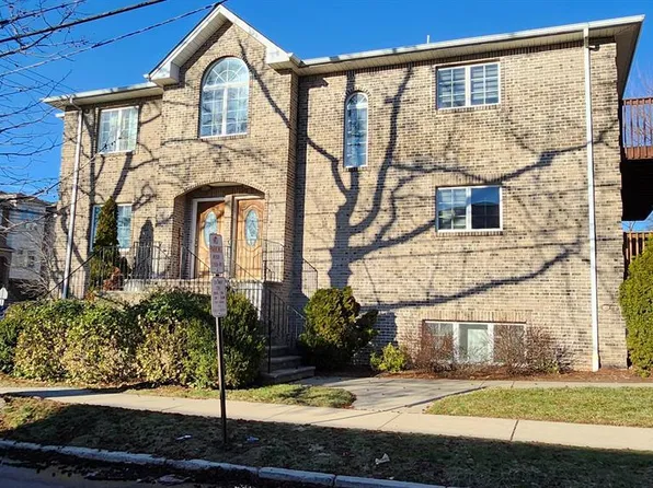 44 Delia Blvd #A, Palisades Park, NJ 07650