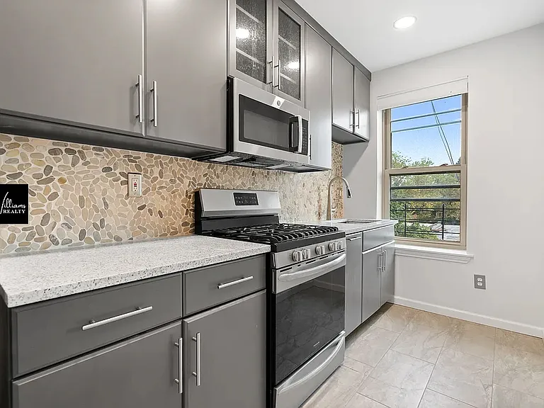 126 Bainbridge St #4 — Photo 9
