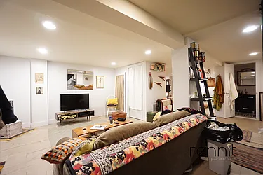 Rented by Rennit Inc.