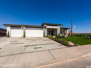 56 W Elinor Ln, Washington, UT 84780