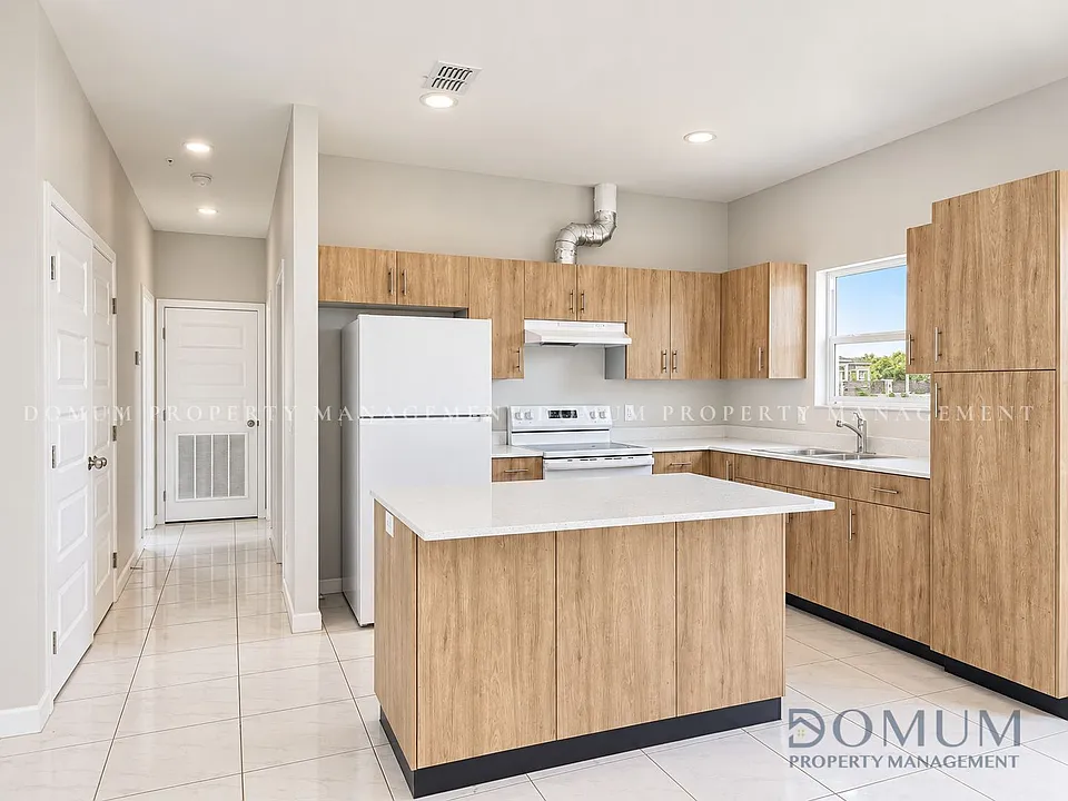1503 W Saint Francis Ave #7