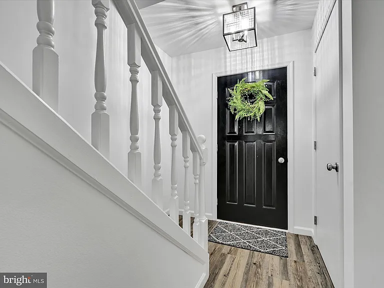 120 Duquesne Dr — Photo 5
