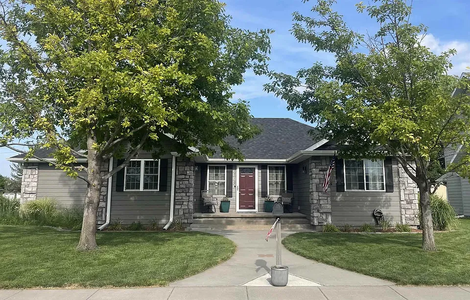 4 bed, 1824 sqft, $2,000 — Photo 1