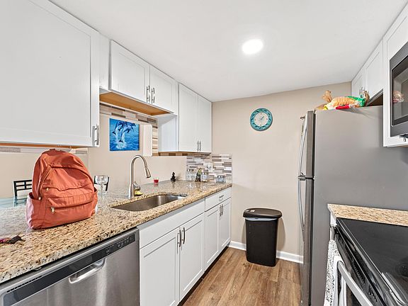 5th image of 114 San Juan Cir