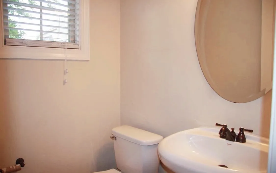 3 bed, 2.5 bath, 1928 sqft, $2,850 — Photo 4