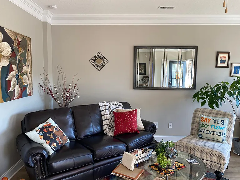 344 Broadberry Ave — Photo 3
