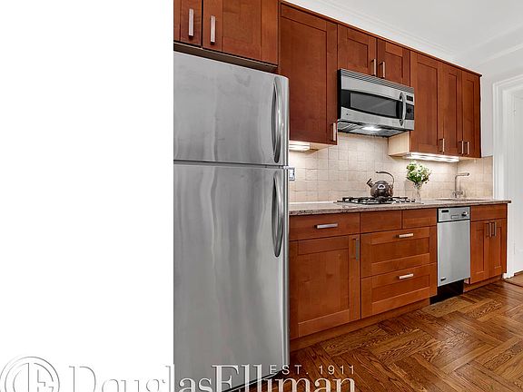 4th image of 345 W 55th St APT 6E