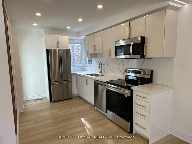 Cartier Cres — Photo 11