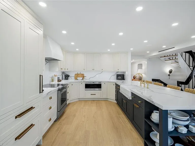 4041 Gulf Shore Blvd N #109 — Photo 5