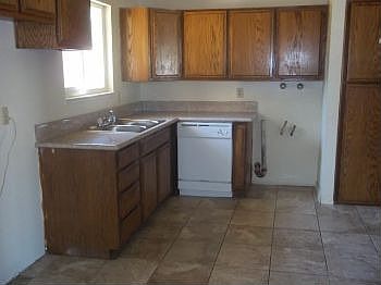 4th image of 3632 Lankershim Way