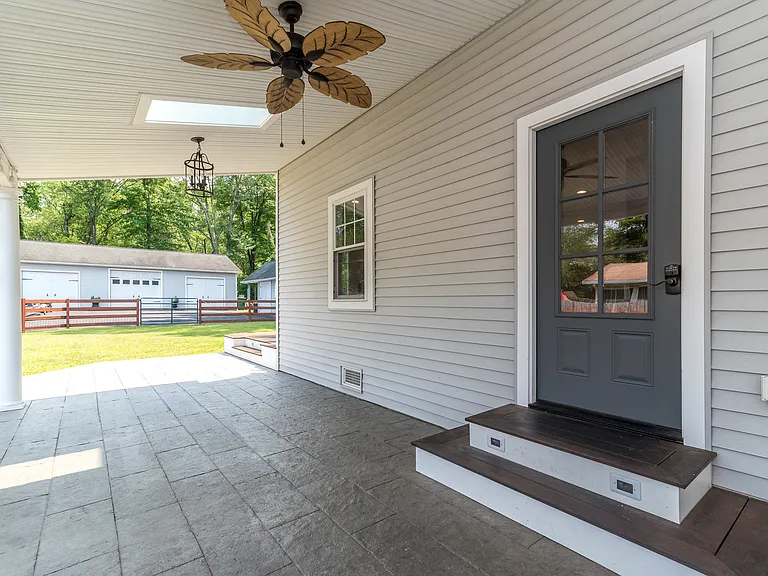2477 Walnut St — Photo 7