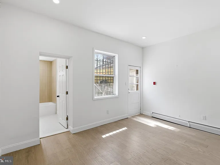 935 E Passyunk Ave #1 — Photo 16