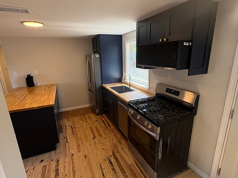 2755 N 9th Ave — Photo 5