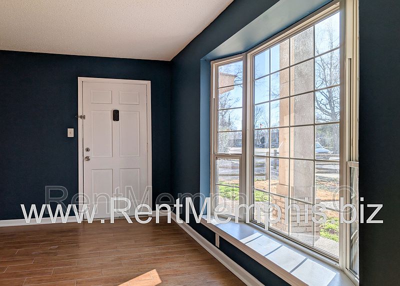 1st image of 358 E Parkway N APT 2