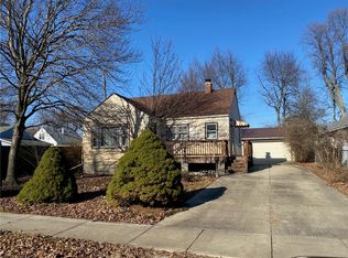 3220 Oak Ave, Mattoon, IL 61938