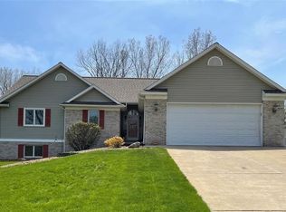 720 Gregory Dr, Lapeer, MI