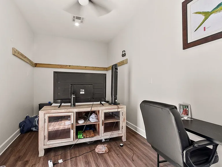 1304 Riverside Dr — Photo 48