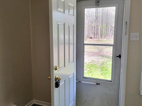 5th image of 14870 Warwick Blvd