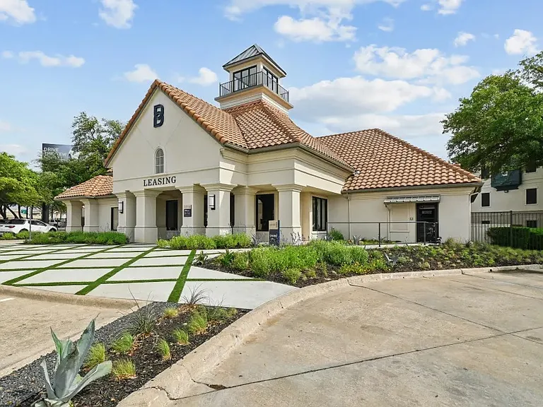 18958 Dallas Pkwy #1 — Photo 30