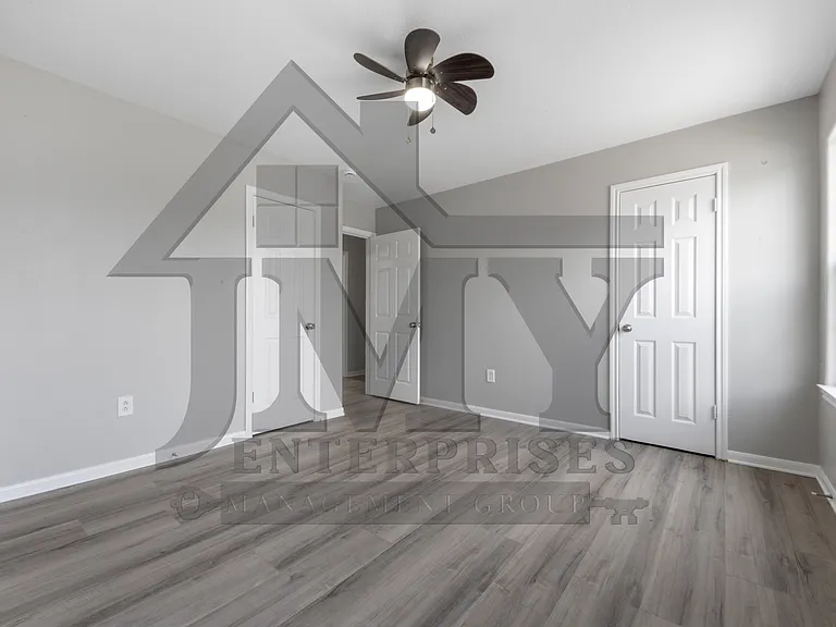 815 Cravens St #F2 — Photo 12