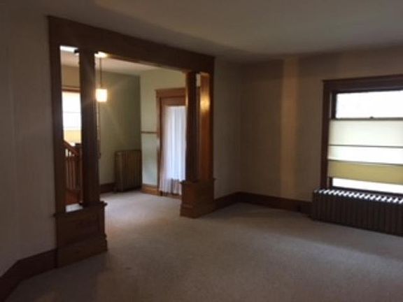 3rd image of 30 McClurg St