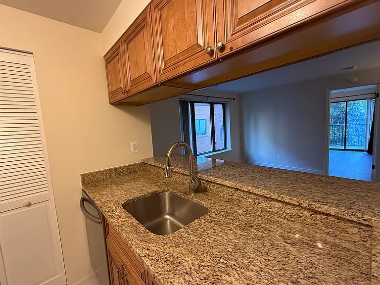 1020 N Stafford St #312 — Photo 16