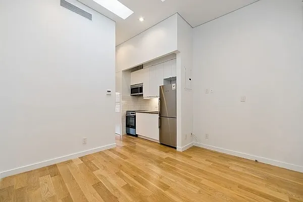 Rented by REAL New York | media 8