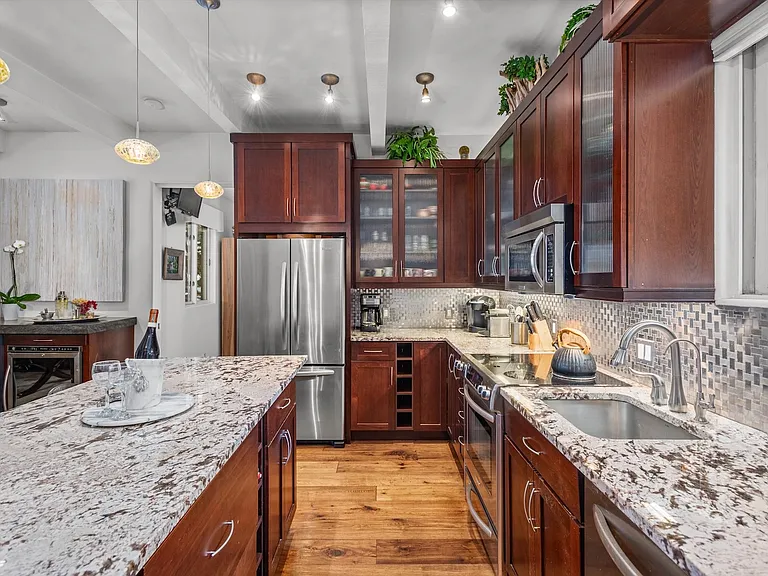 210 E Hyman Ave #1 — Photo 6