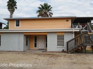 201 Fulton Ave, Rockport, TX 78382