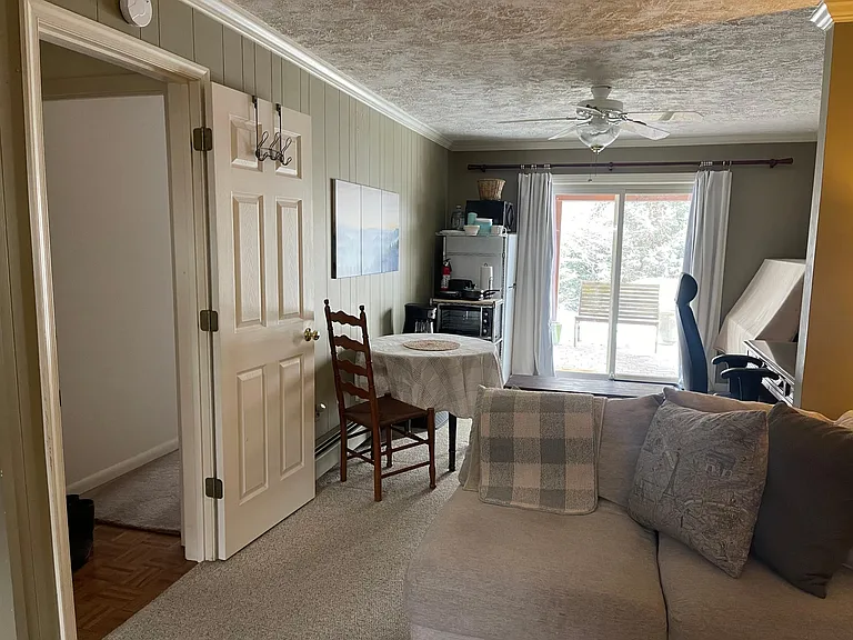 725 Ridgewood Rd — Photo 4