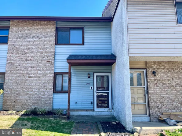 309 Greenland Dr, Lancaster, PA 17602