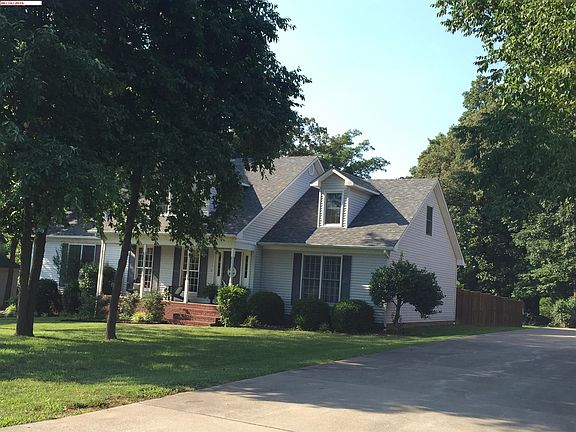 3rd image of 215 Pinebrook Dr