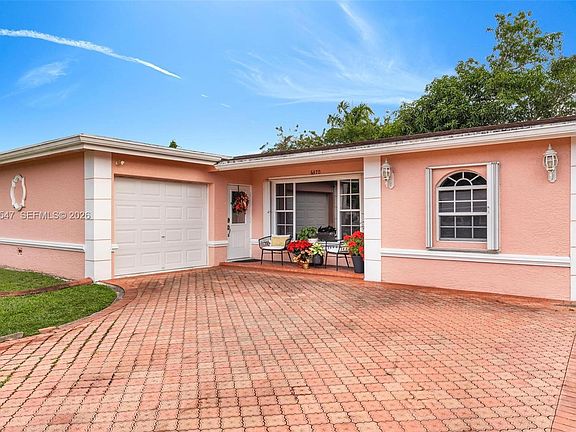 3rd image of 6370 SW 33rd St