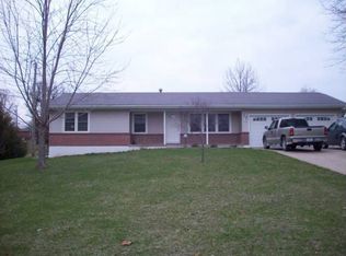 917 Rustic Dr, Macon, MO 63552