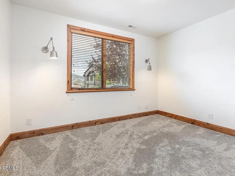 1242 W Stillwater Dr — Photo 17