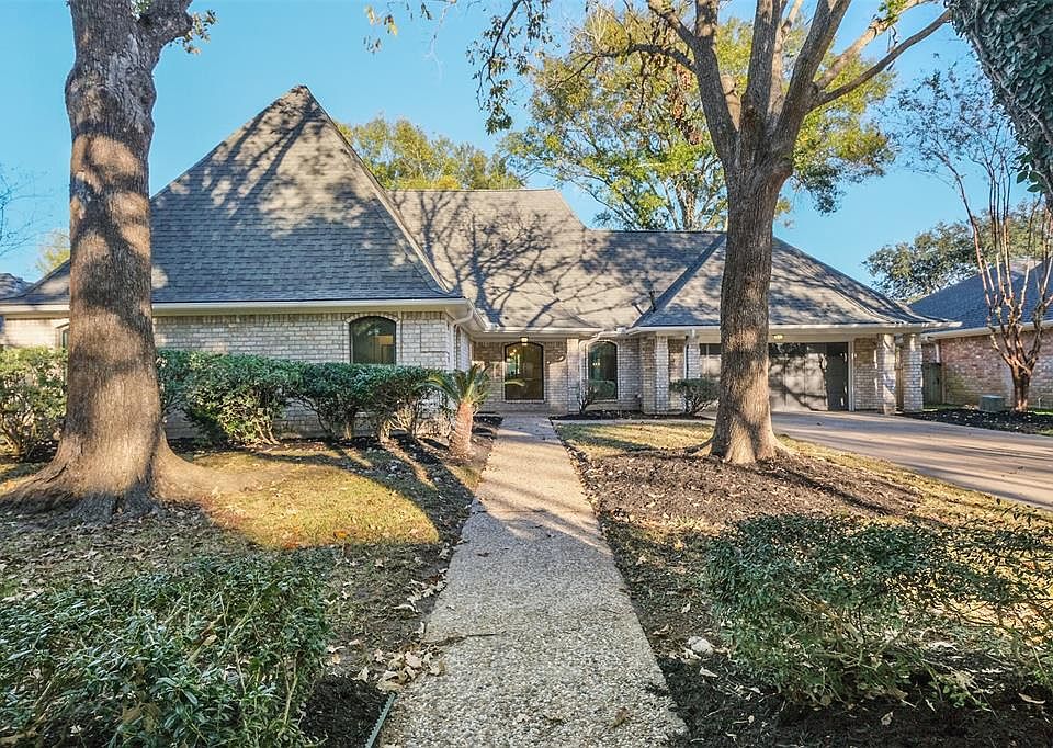 1st image of 3827 Panorama Dr