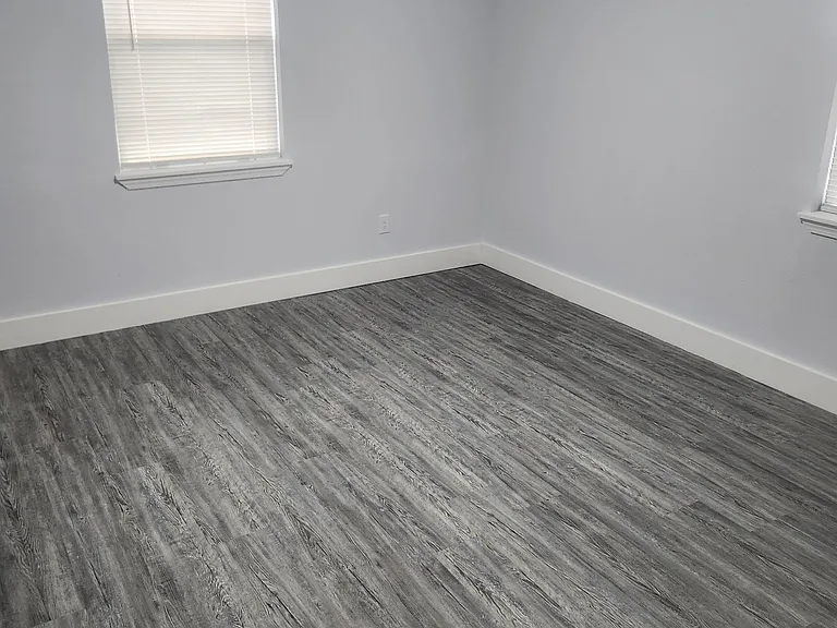 102 Ruby Ln — Photo 4