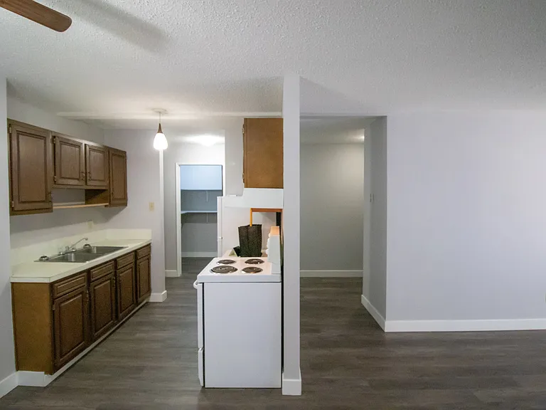 256 Mayor Magrath Dr N — Photo 6