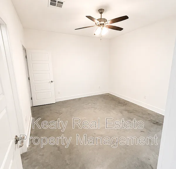 113 Highland Park Ln — Photo 2