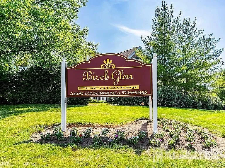 120 Forest Dr