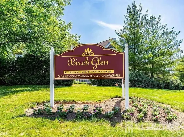 120 Forest Dr, Piscataway, NJ 08854