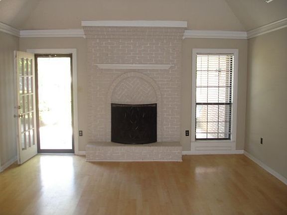 Living Room/Fireplace