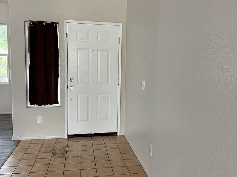 13225 Acacia Ave — Photo 5