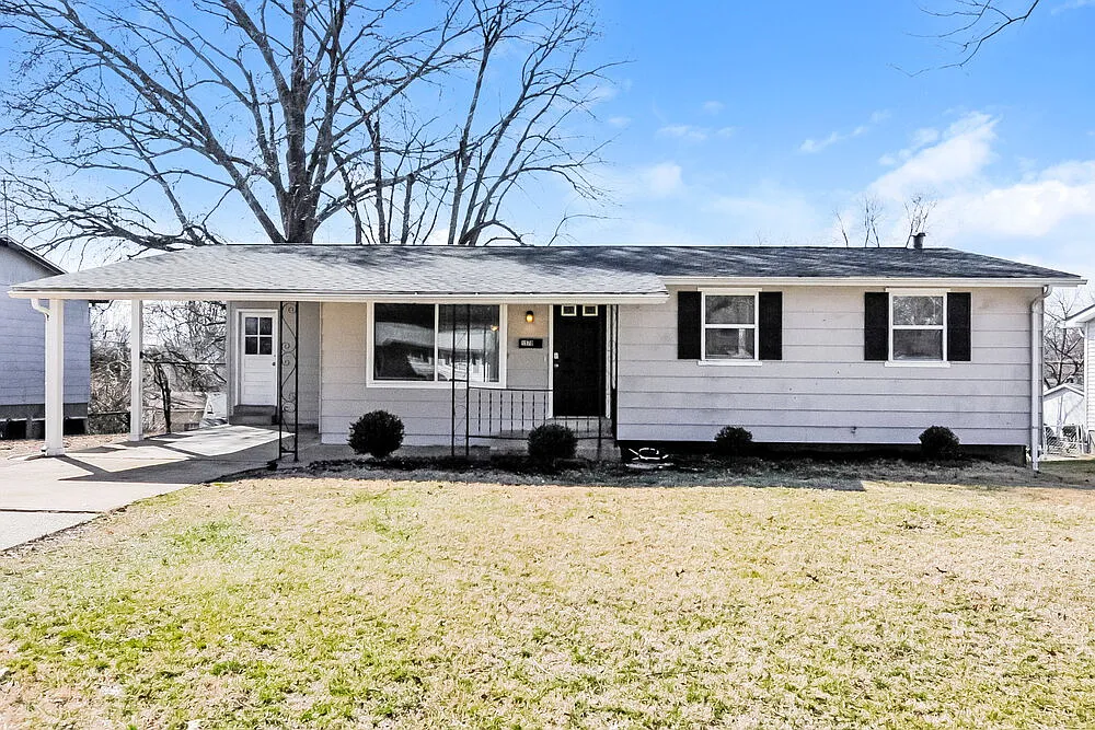 3 bed, 1.5 bath, 1286 sqft, $2,100 — Photo 1
