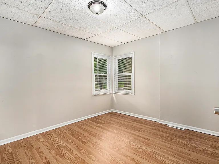 792 W Forest Ave — Photo 6