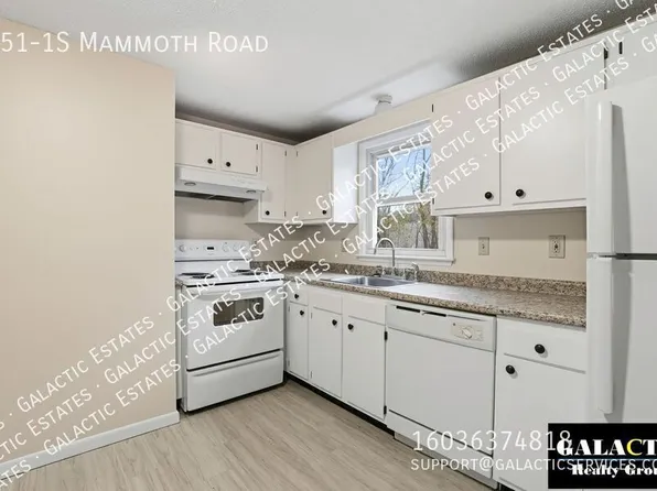 851-1 S Mammoth Rd, Manchester, NH 03104